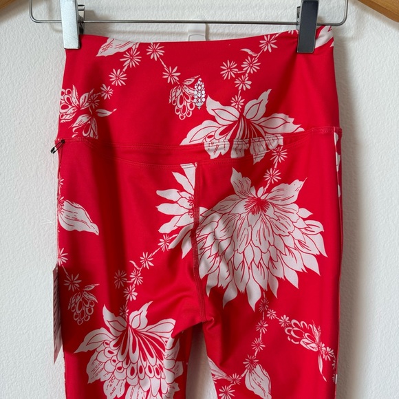 Free People Movement Tropical Floral Print Red Prairie Leggings Ankle Cutout XS - Picture 6 of 17